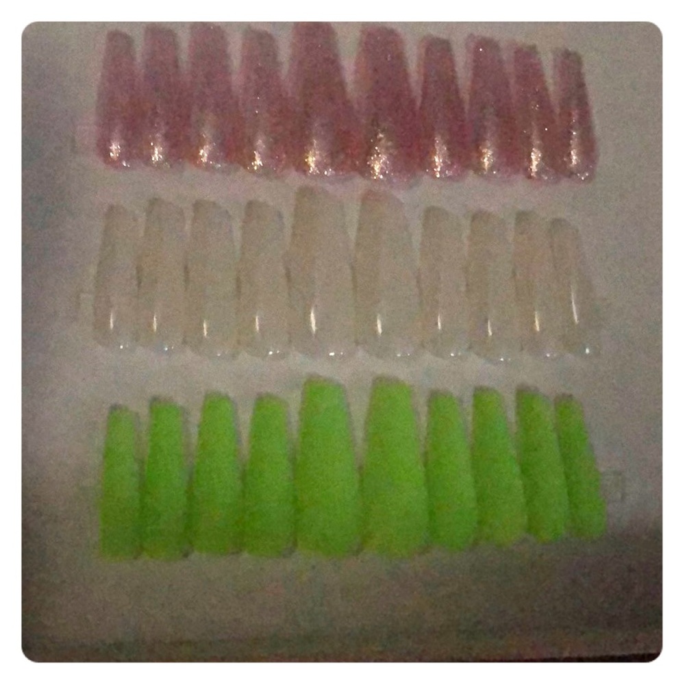 Press on nails